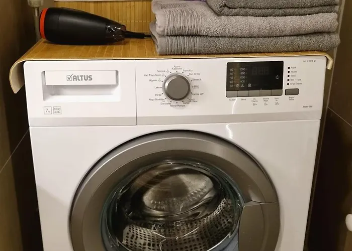 2 Bedroom Cozy Apartment *