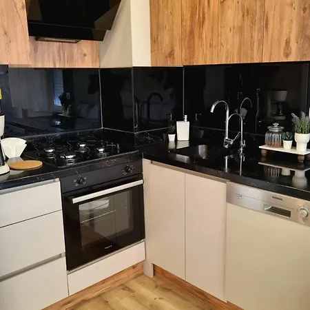 Appartamento 2 Bedroom Cozy *