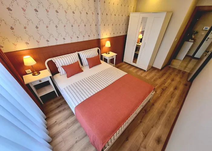 2 Bedroom Cozy *