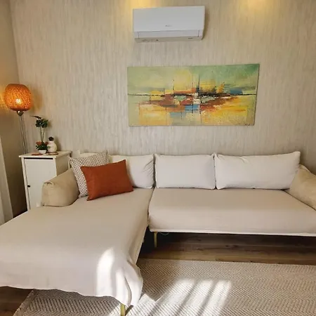 2 Bedroom Cozy
