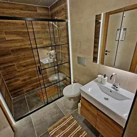 2 Bedroom Cozy *